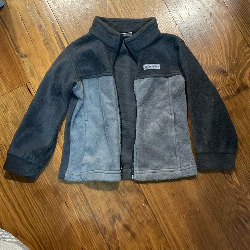 3T Columbia fleece jacket.
